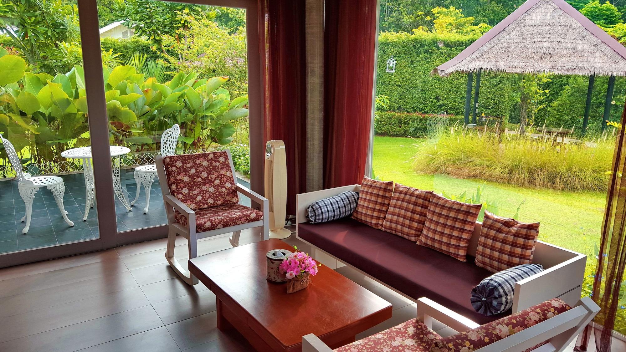 Perennial Resort Nai Yang Beach Extérieur photo