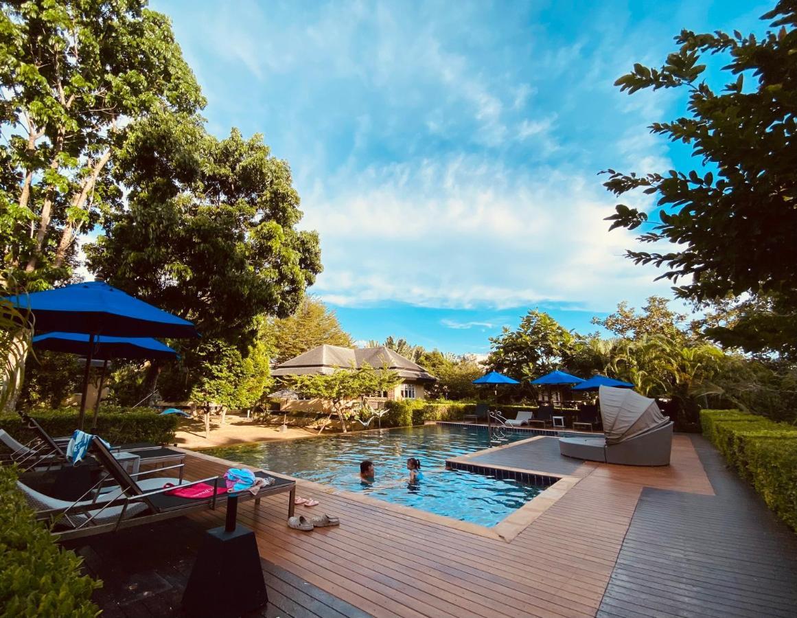 Perennial Resort Nai Yang Beach Extérieur photo